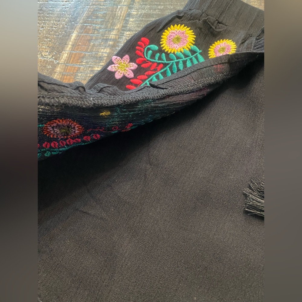 NWT Umgee Black Elastic Waist Shorts with Colorful Floral Embroidery - Picture 3 of 8